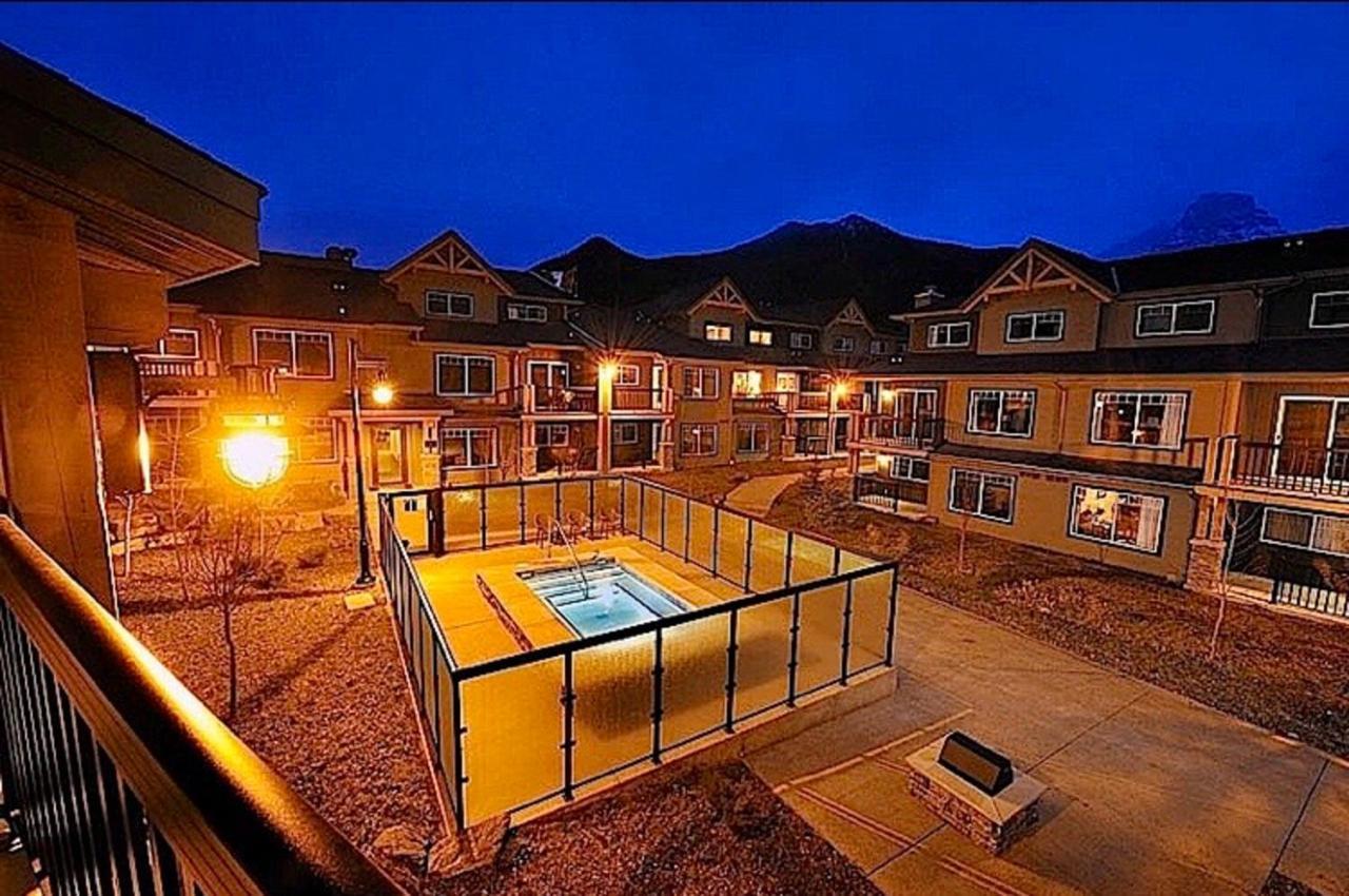 Copperstone Resort - Mountain View 2 Bedroom Condo Canmore Bagian luar foto