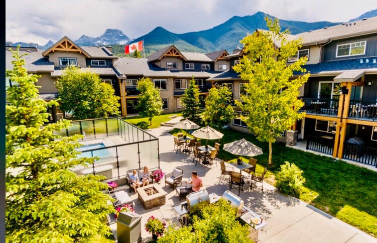 Copperstone Resort - Mountain View 2 Bedroom Condo Canmore Bagian luar foto