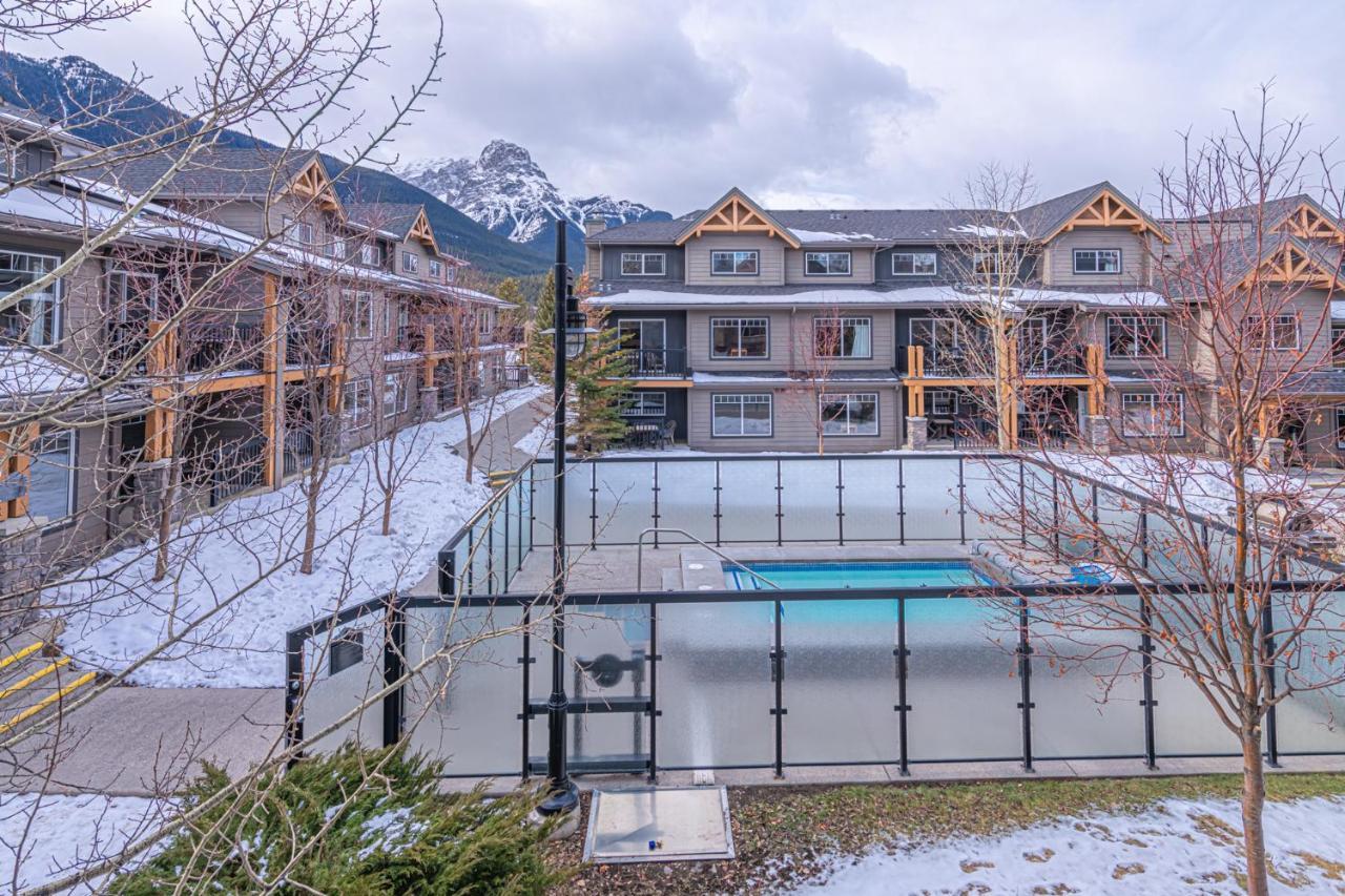Copperstone Resort - Mountain View 2 Bedroom Condo Canmore Bagian luar foto