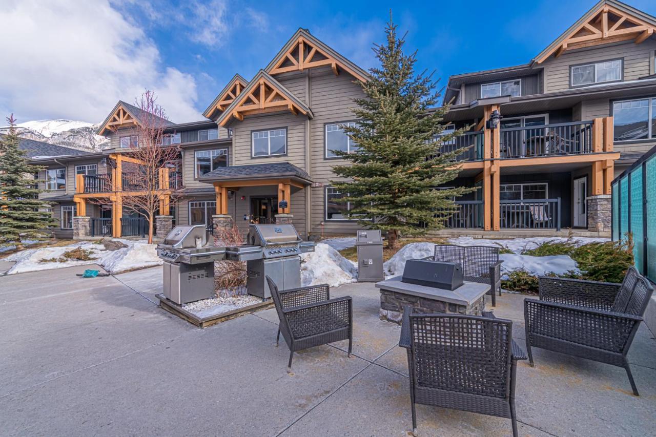 Copperstone Resort - Mountain View 2 Bedroom Condo Canmore Bagian luar foto